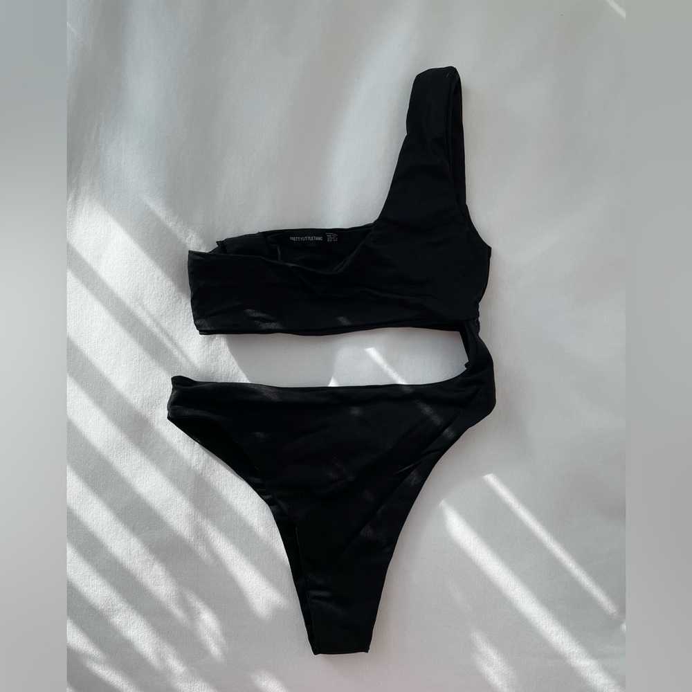 Pretty Little Thing Black One Shoulder Cut Out Swimsuit - size 8